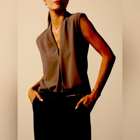 Anthropologie Deletta Black Sleeveless drape feminine vneck Relaxed Blouse small - Picture 1 of 7